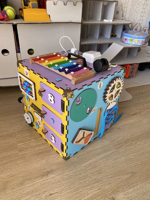 Розвивальний бізікуб Smart House