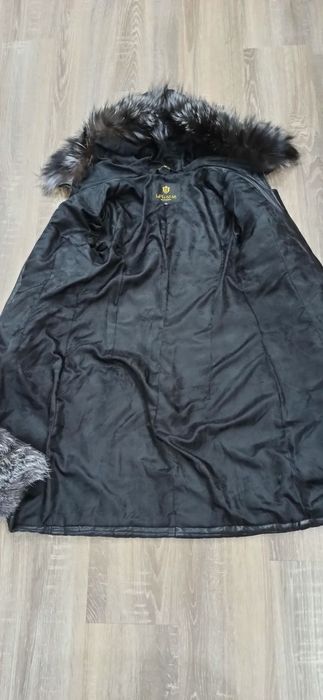Натуральна, шкіряна куртка/пуховик з натуральним хутром чорнобурки