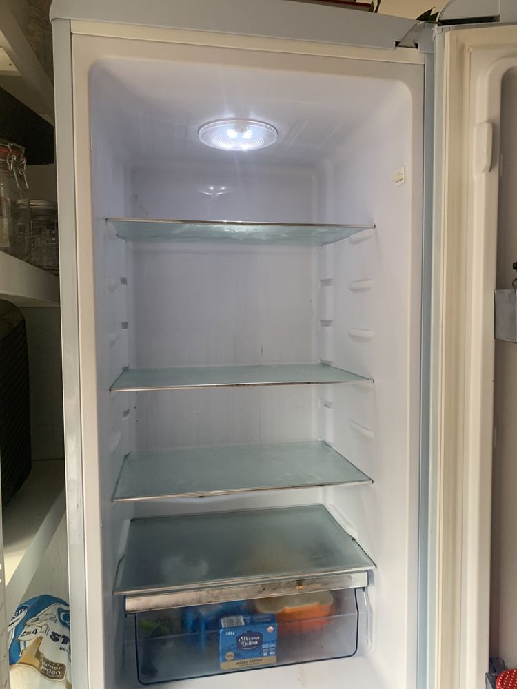 Lodówka Amica Retro niebieska blekitna