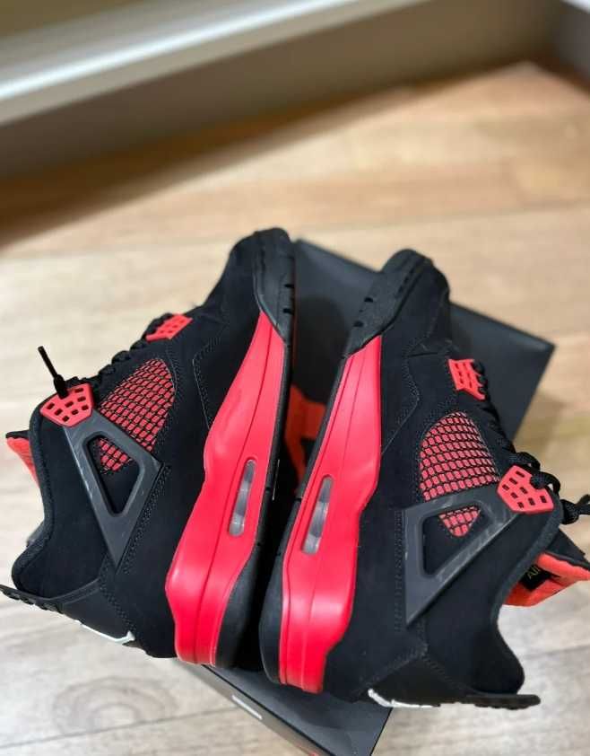 Jordan 4 Retro Red Thunder r.39