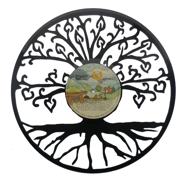 Silhueta decorativa Árvore da Vida feita de um disco de vinil LP