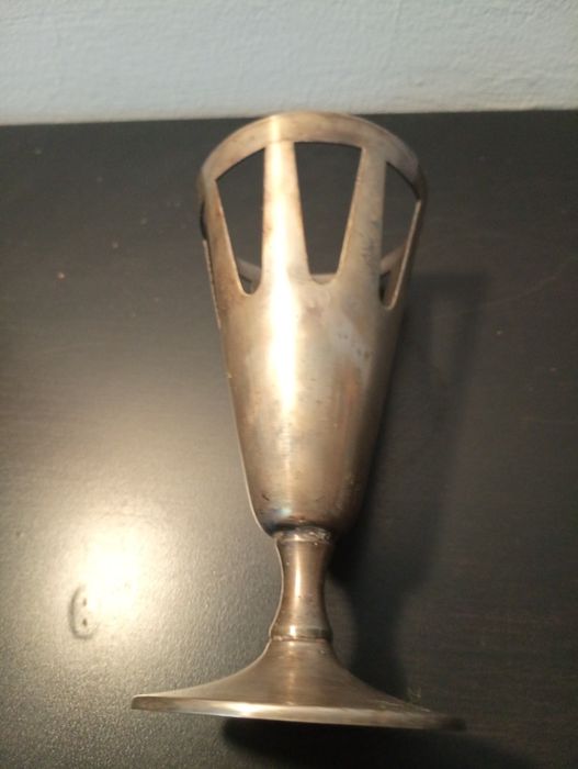 Taça cálice decorativa em metal, p0ssivelmente bronze -art deco
