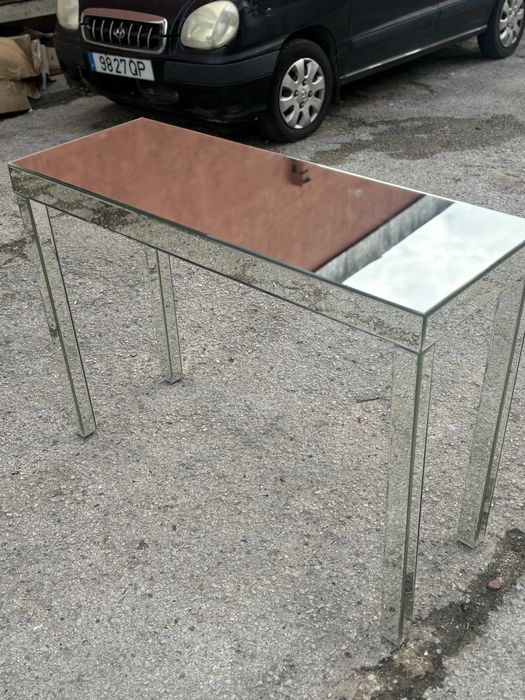 Mesa Espelhada em Otimo Estado