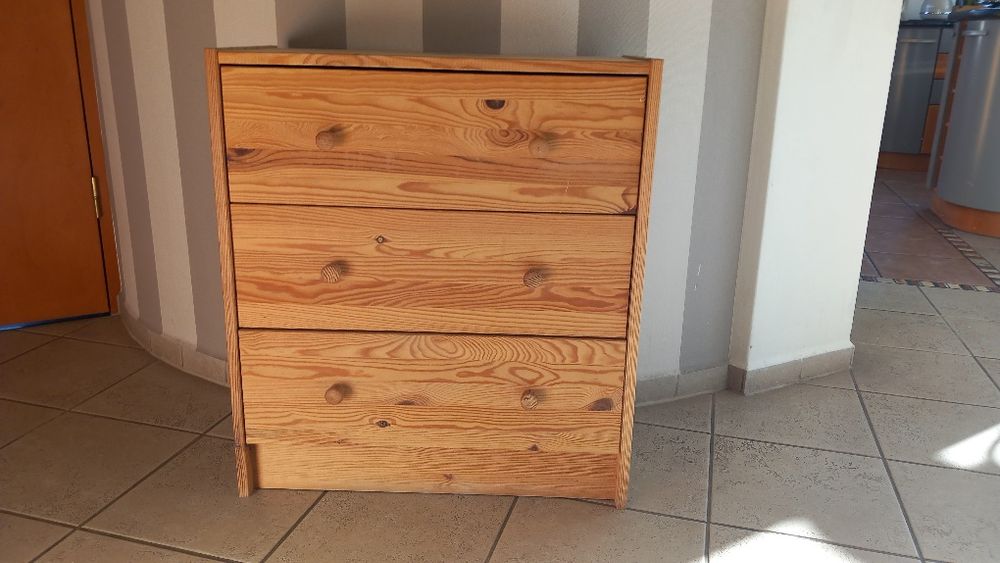 Komoda drewniana sosnowa trzyszufladowa