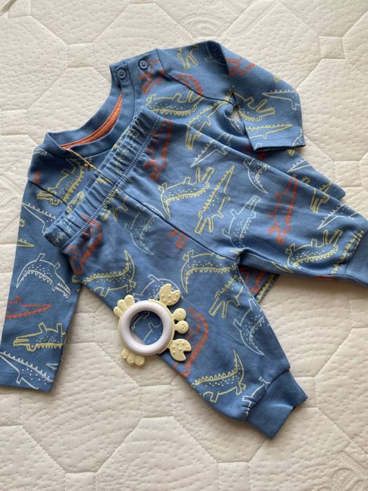 Костюм Primark 0-3 м