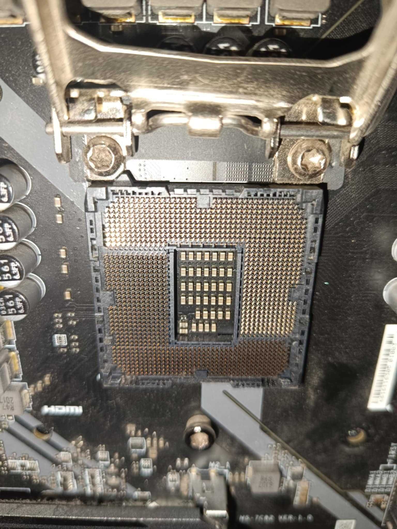 Zestaw i3-10105F + MSI B460M MORTAR + 16GB 2666mhz DDR4