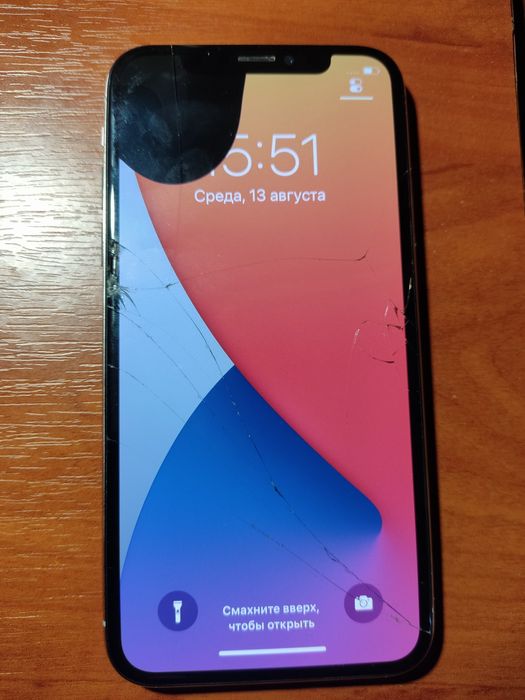 Продам на запчастини iphone x 64g