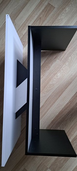 Stolik bialo -czarny o wymiarach 100×60×50