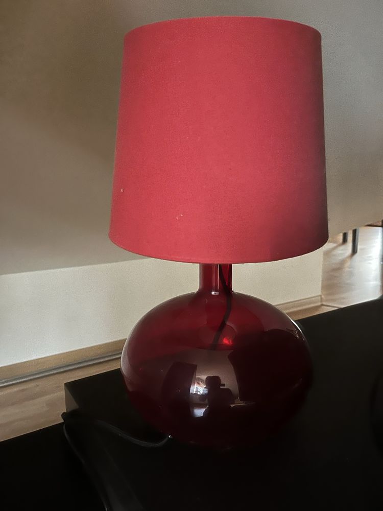Czerwone lampki  stolowe