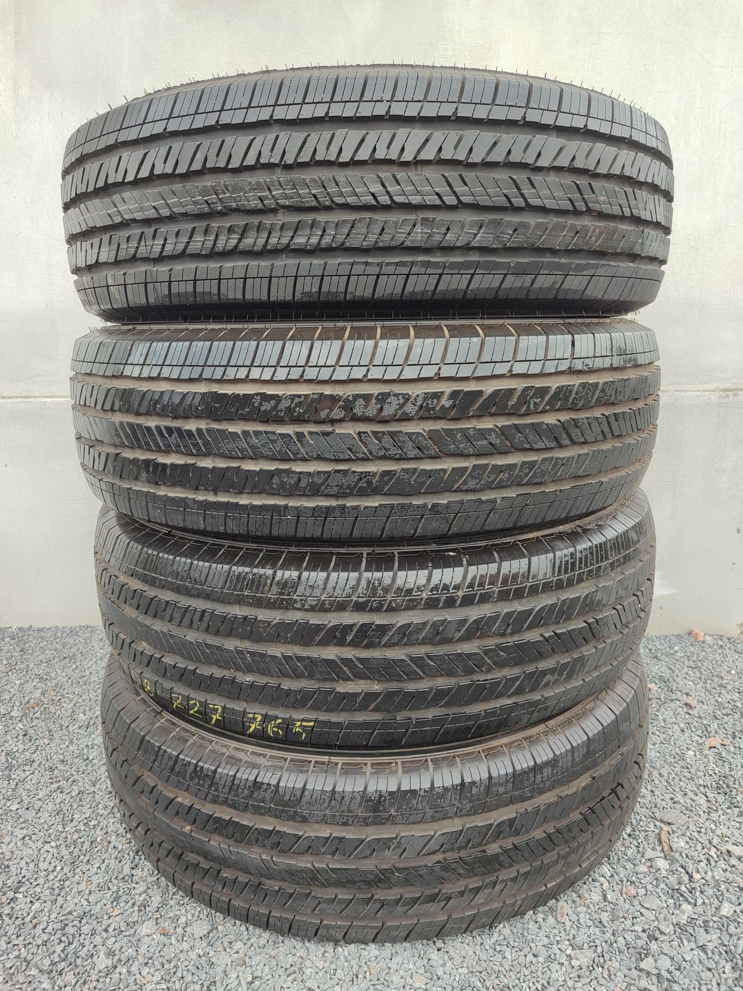Резина Brigestone Dueler H/T 255/70 R18