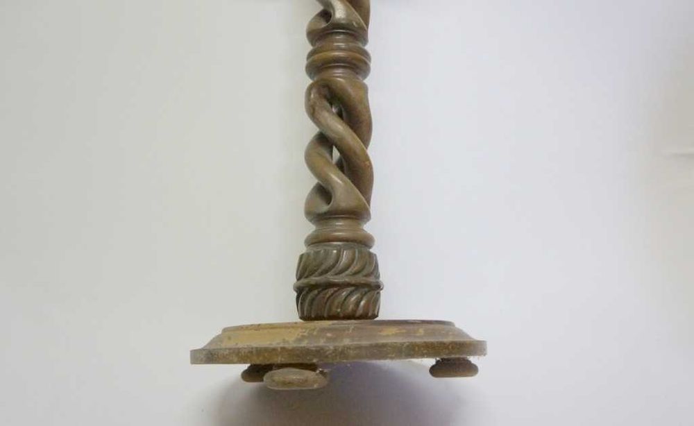 stary kwietnik drewniany rzeźbiony