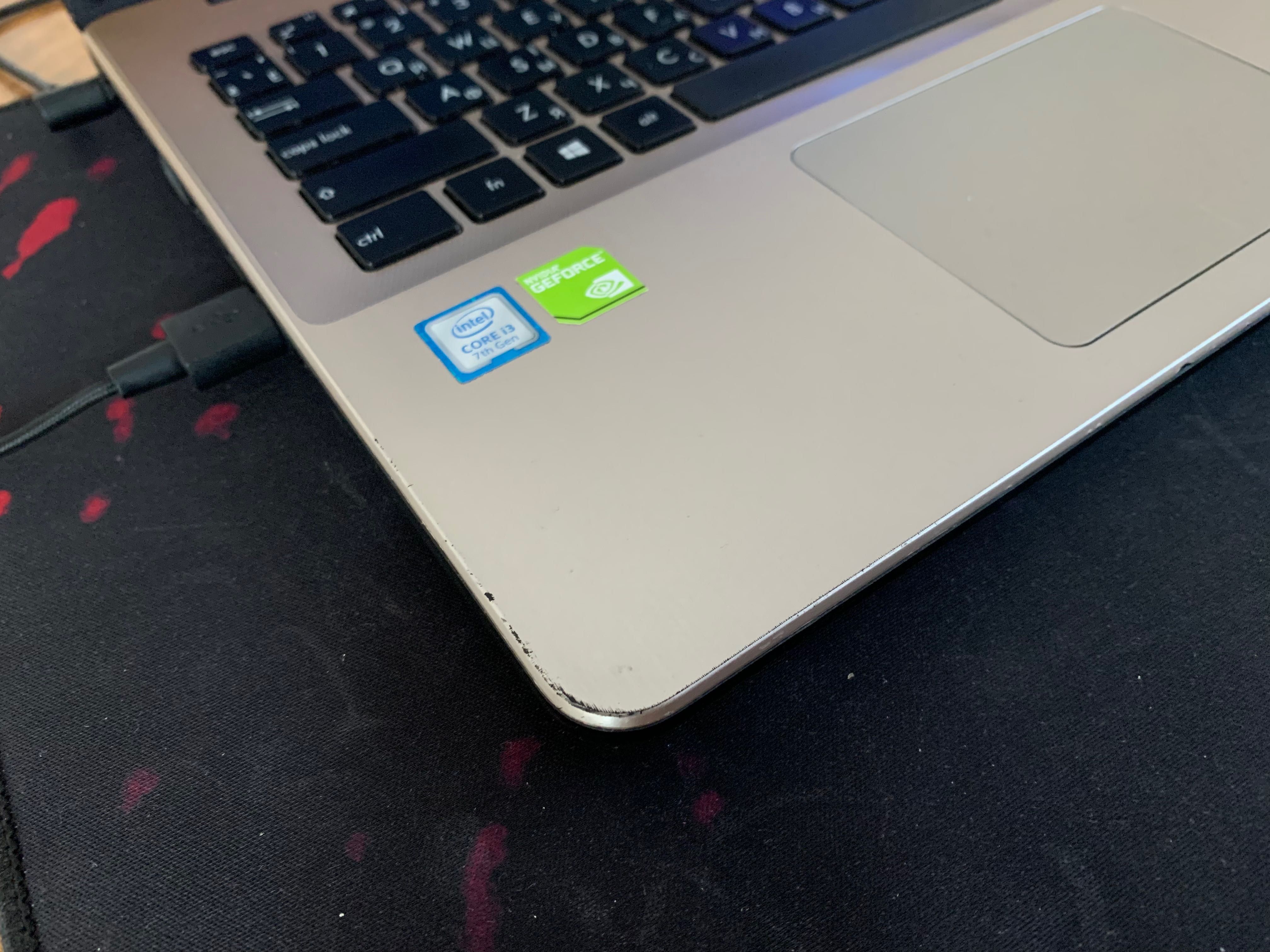 ASUS Vivobook 15