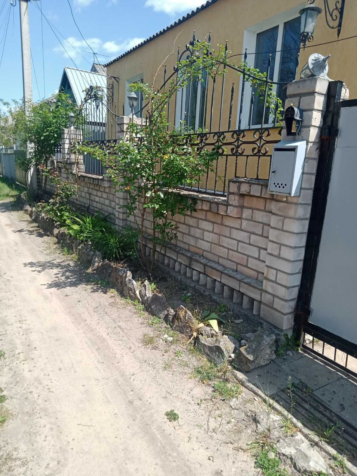 Продам отличный дом (дом не сдаётся!)в городе Изюм, Можно по сертифика