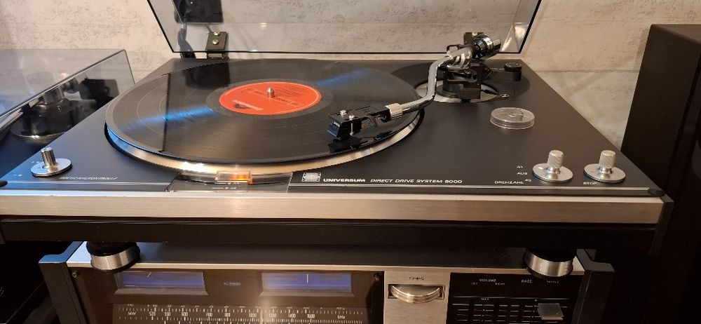 Piękny gramofon Universum system 8000.