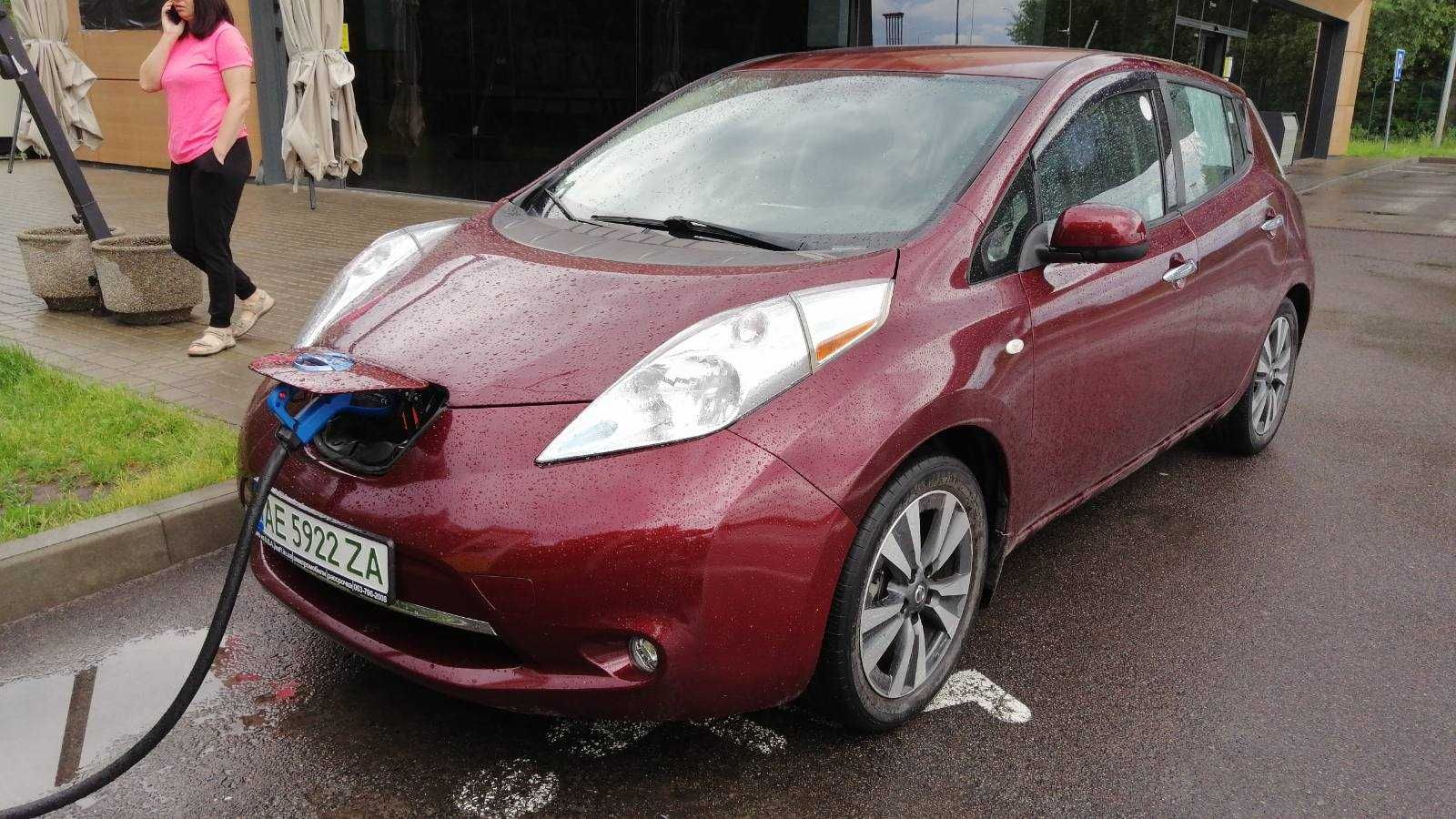 nissan leaf usa SV 2016 30 кВтч 83т.к рассрочка