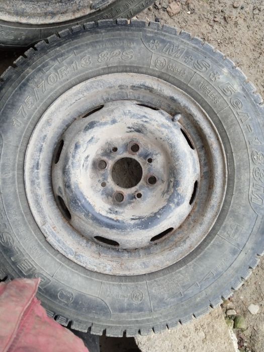 Продам шини зимові