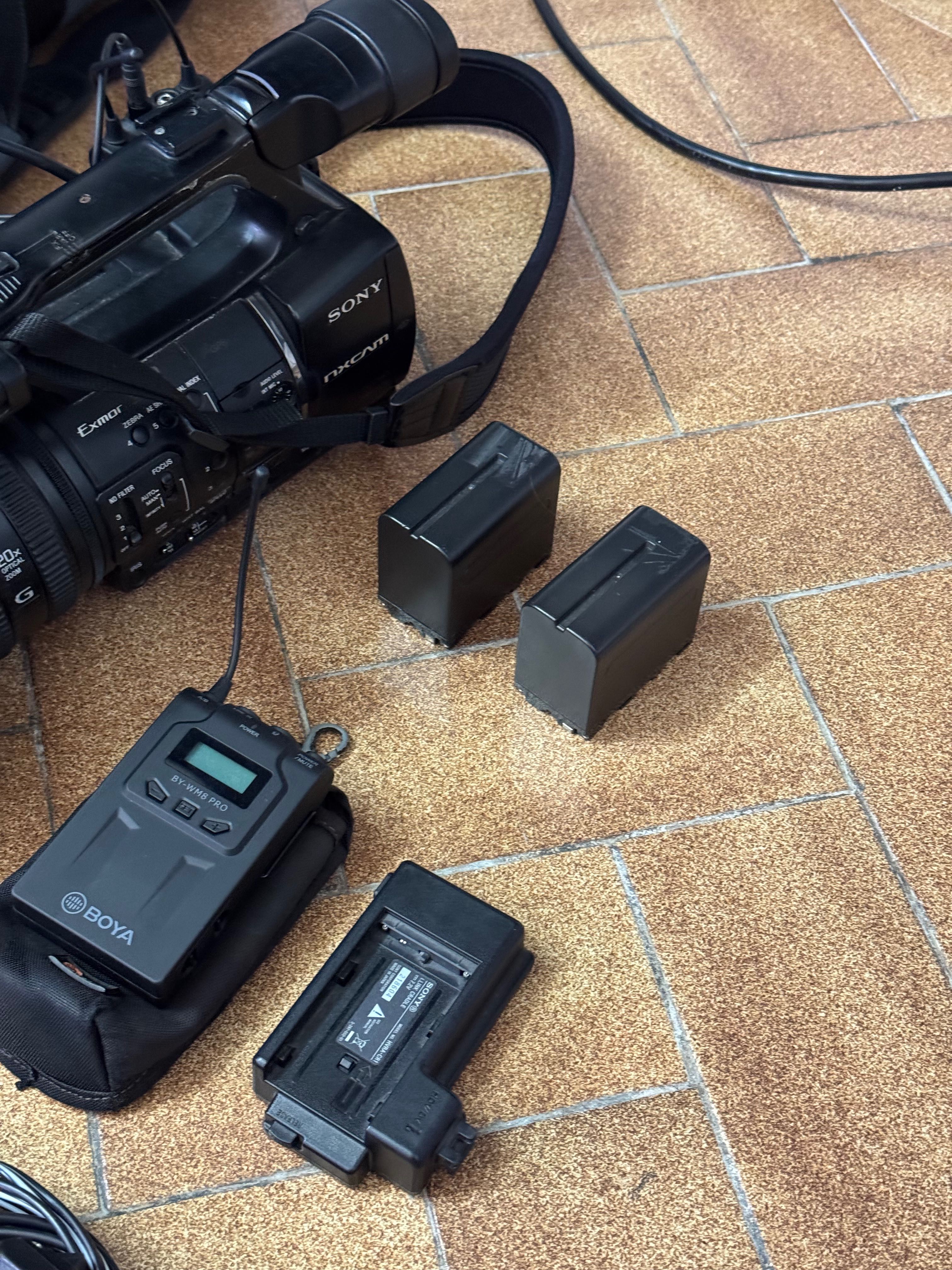 Câmera Sony HXR-NX5E + Acessórios