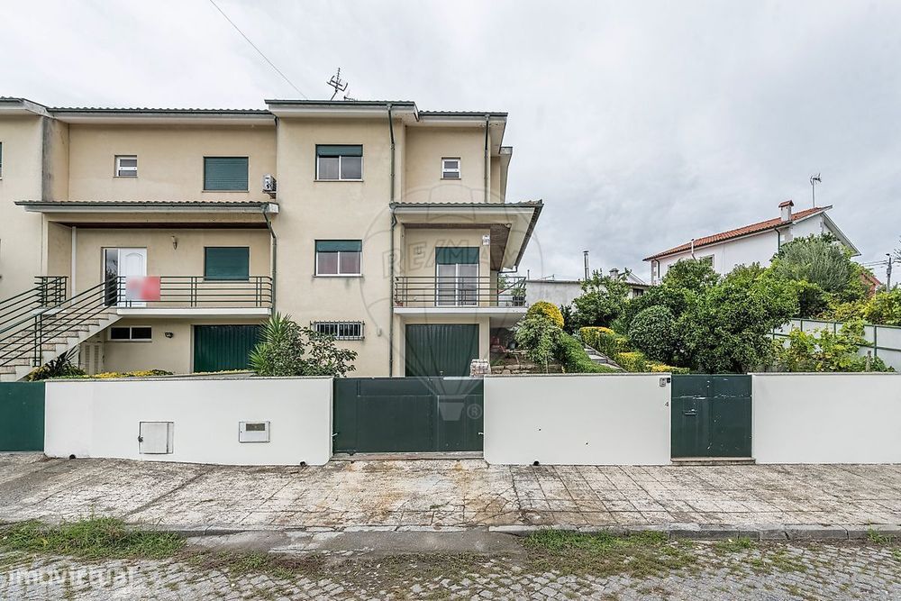 Moradia T4 para venda