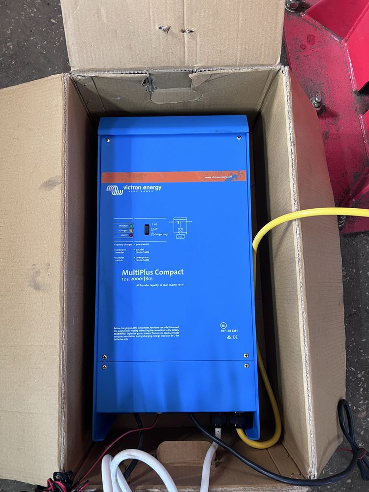 Інвертор Victron Energy MultiPlus C