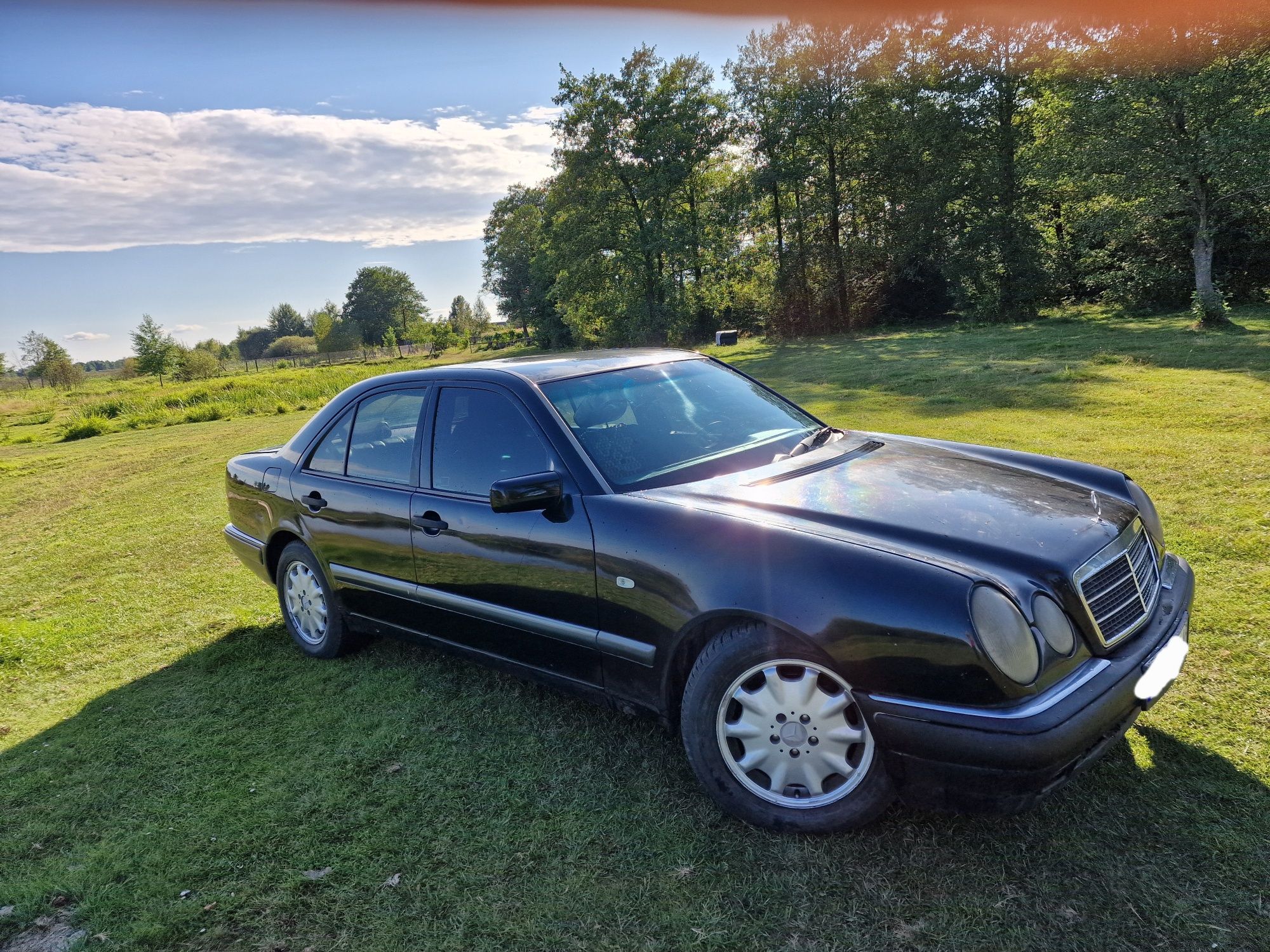 Продам MERSEDES E 250