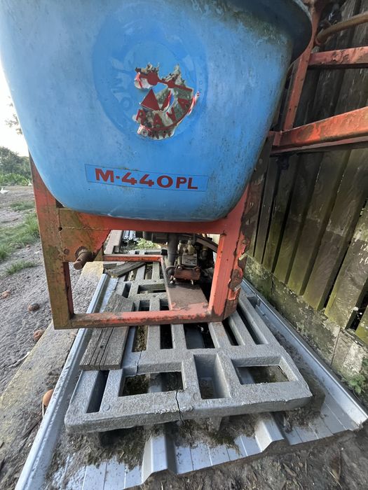 Rozrzutnik jedoosiowy ruski + opryskiwacz