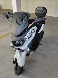 Yamaha Nmax (como nova)