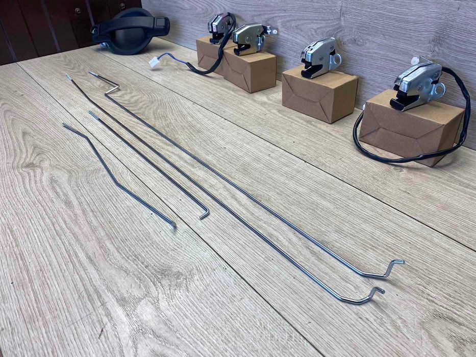 замок задніх дверей Fiat Doblo Тяга замка ручка Фіат добло 01-15р трос