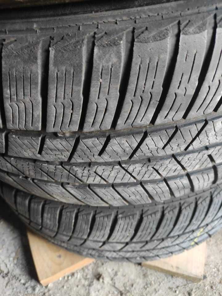 Opony zimowe Barum Polaris 5 215/50/R17   V XL DOT 2520
