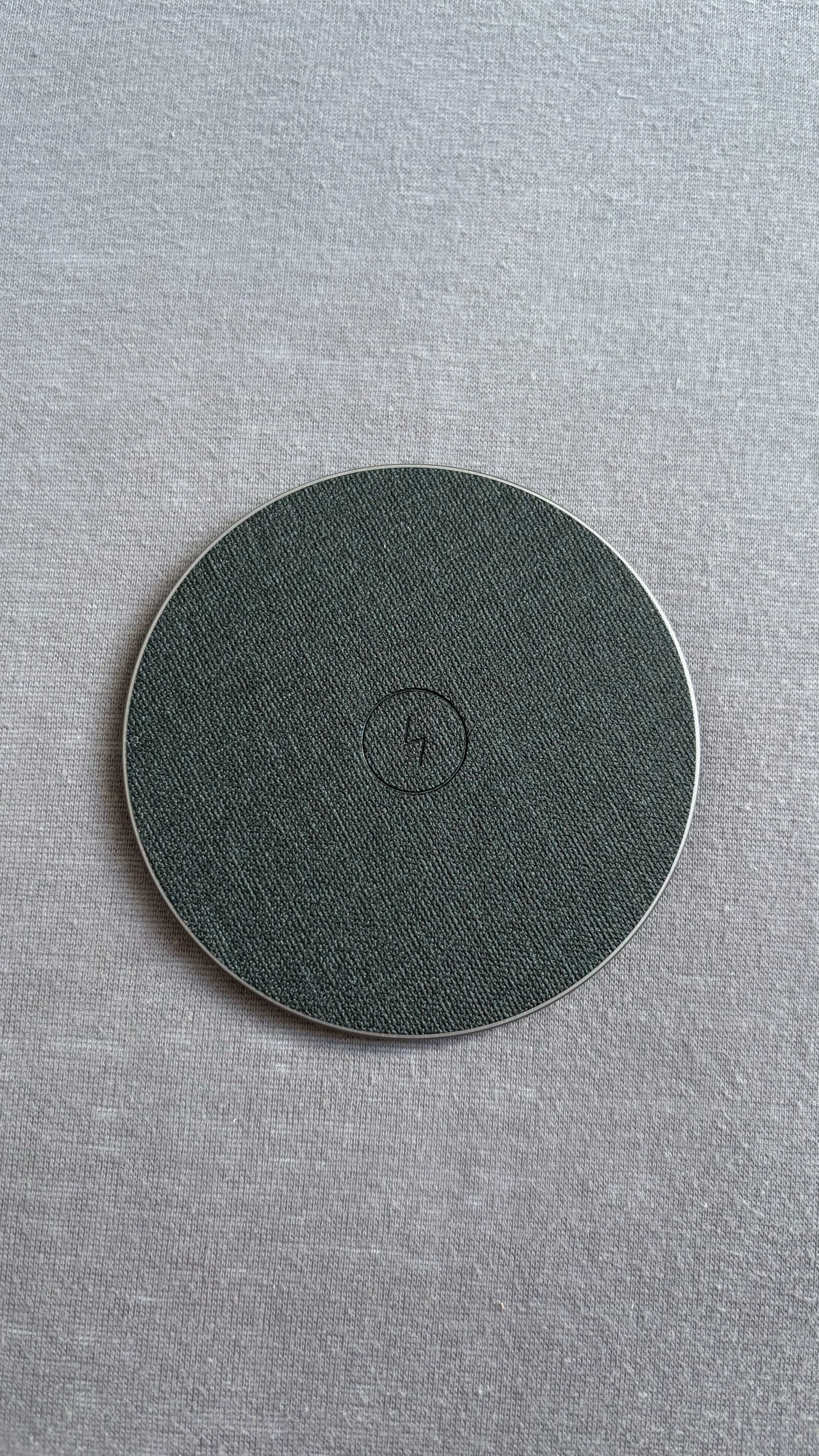 ładowarka indukcyjna urbanpad USB-a oraz USB-c
