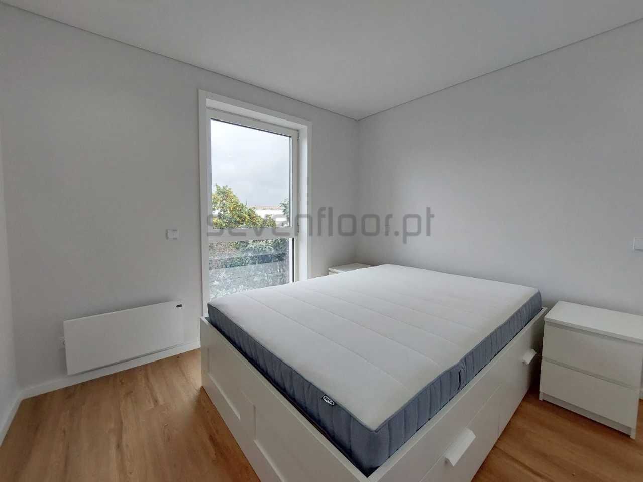Vendo Cama IKEA com arrumação Nova, com estrado e colchão (Porto)