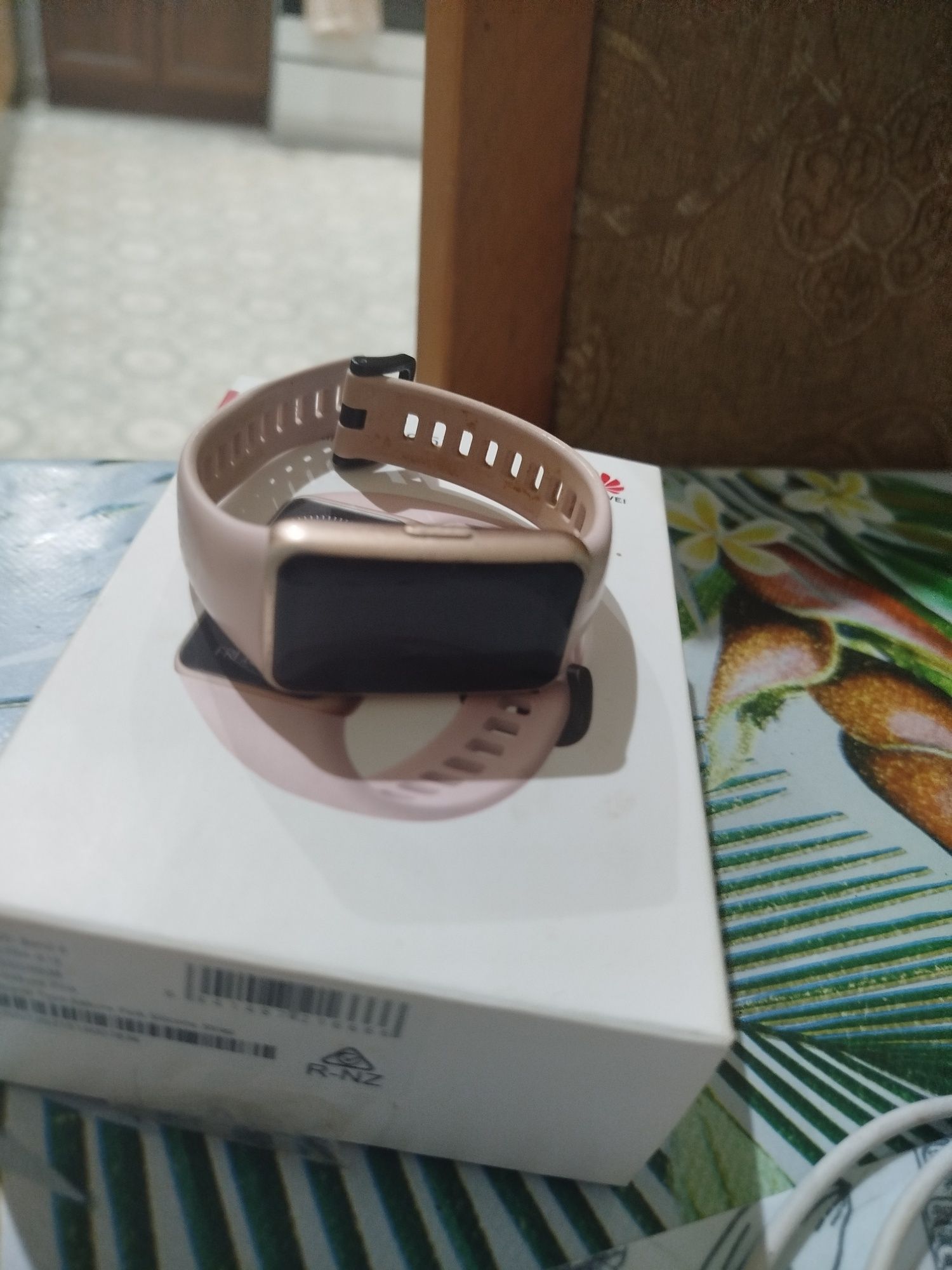 Huawei band 6 różowy