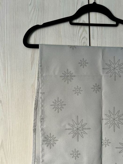 Srebrny szary bieżnik w gwiazdki śnieżynki 150 x 40