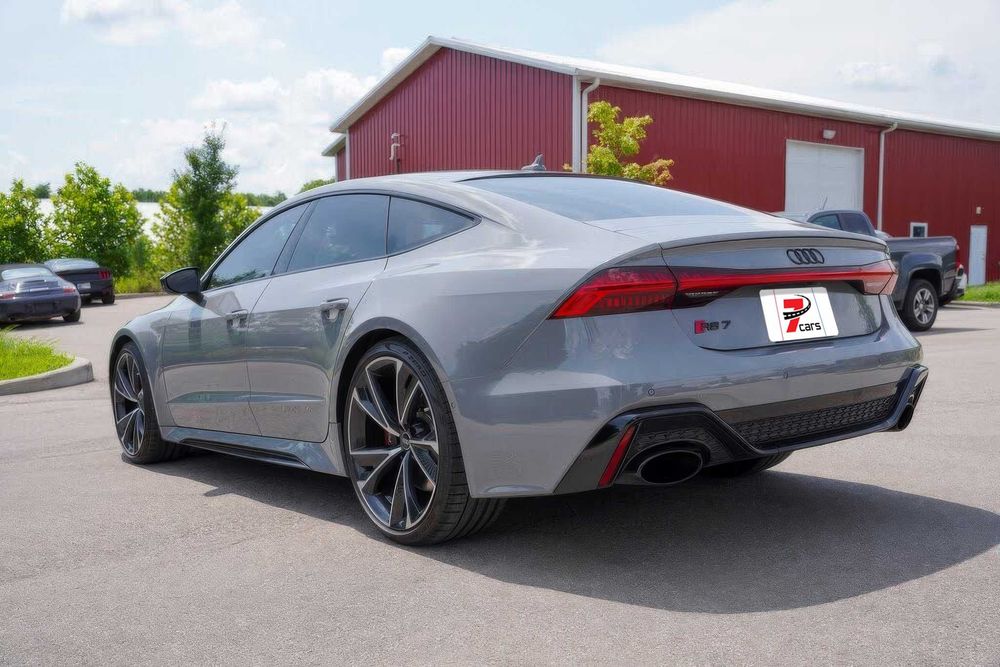 Audi RS7 quattro      2022