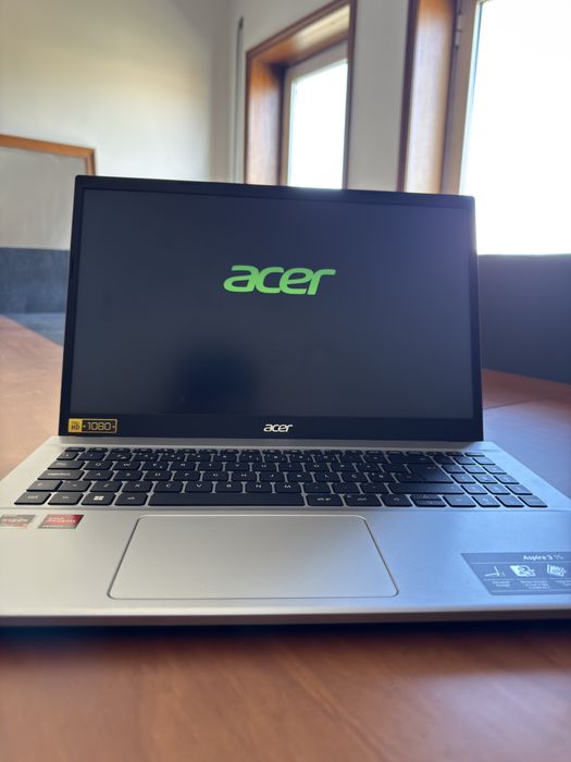 Acer Aspire 3 15 - Ryzen 7 - 8GB de RAM - Full HD