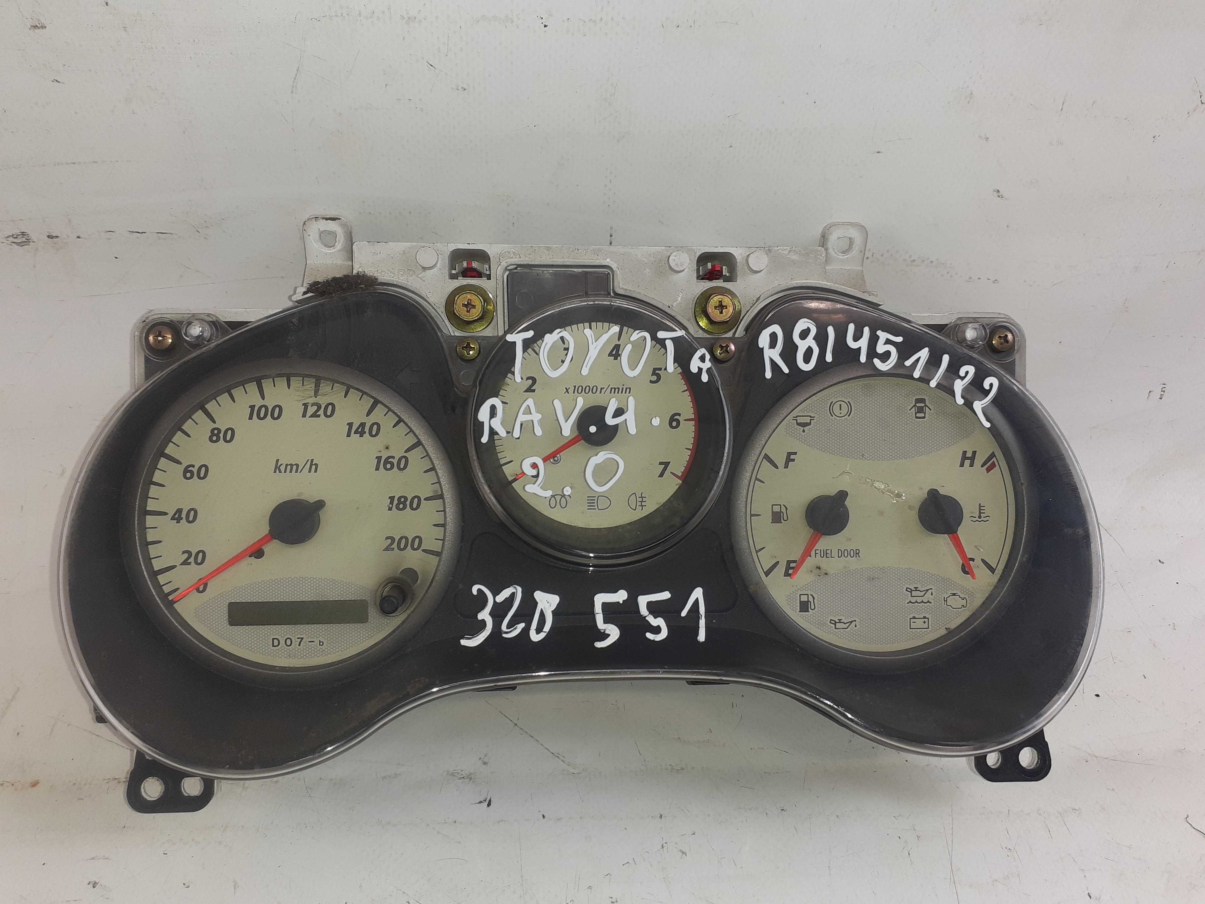 Licznik Zegary Prędkościomierz Toyota Rav4 II 2.0 D