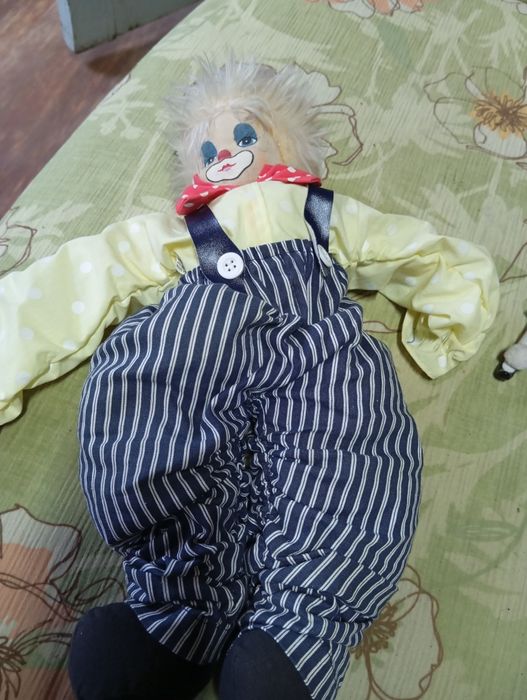 Винтажная кукла арлекин и клоун