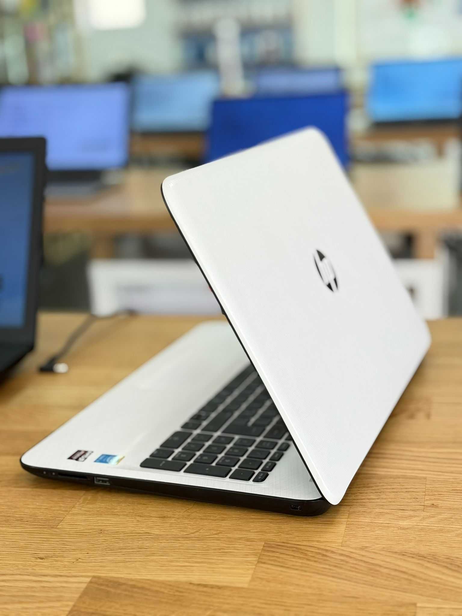 HP 15 i3-5Ger | 8Gb | 240Gb SSD | AMD R5 M330 | 15.6″