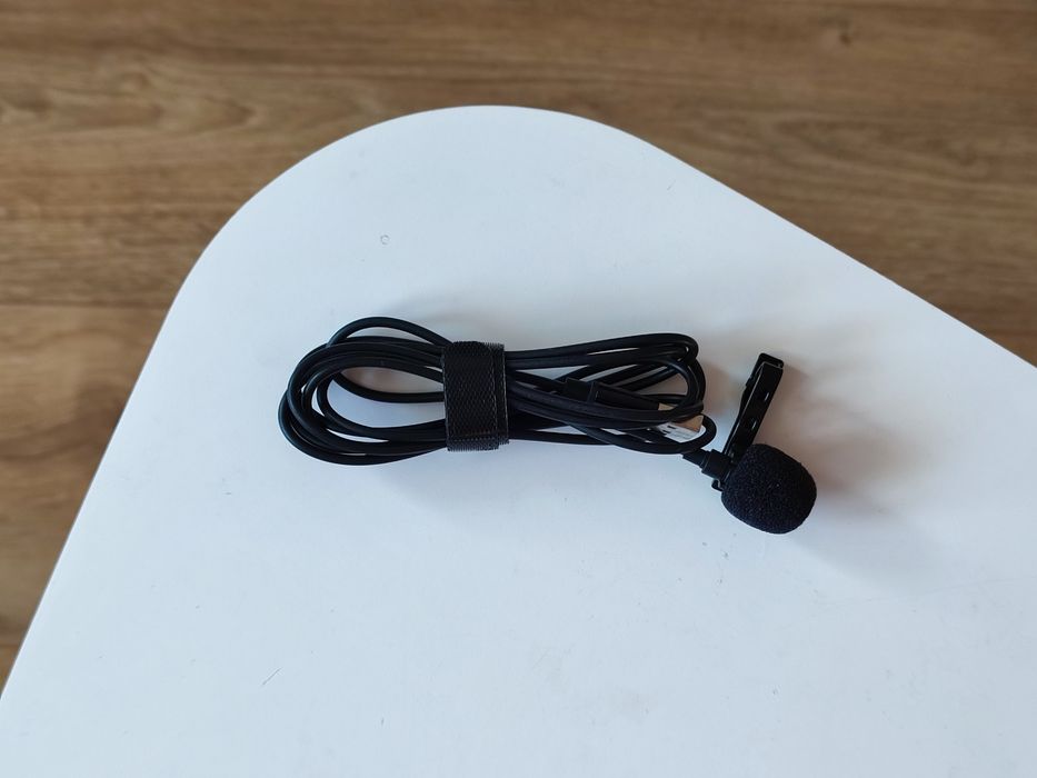 Przewodowy mikrofon USB z klipsem