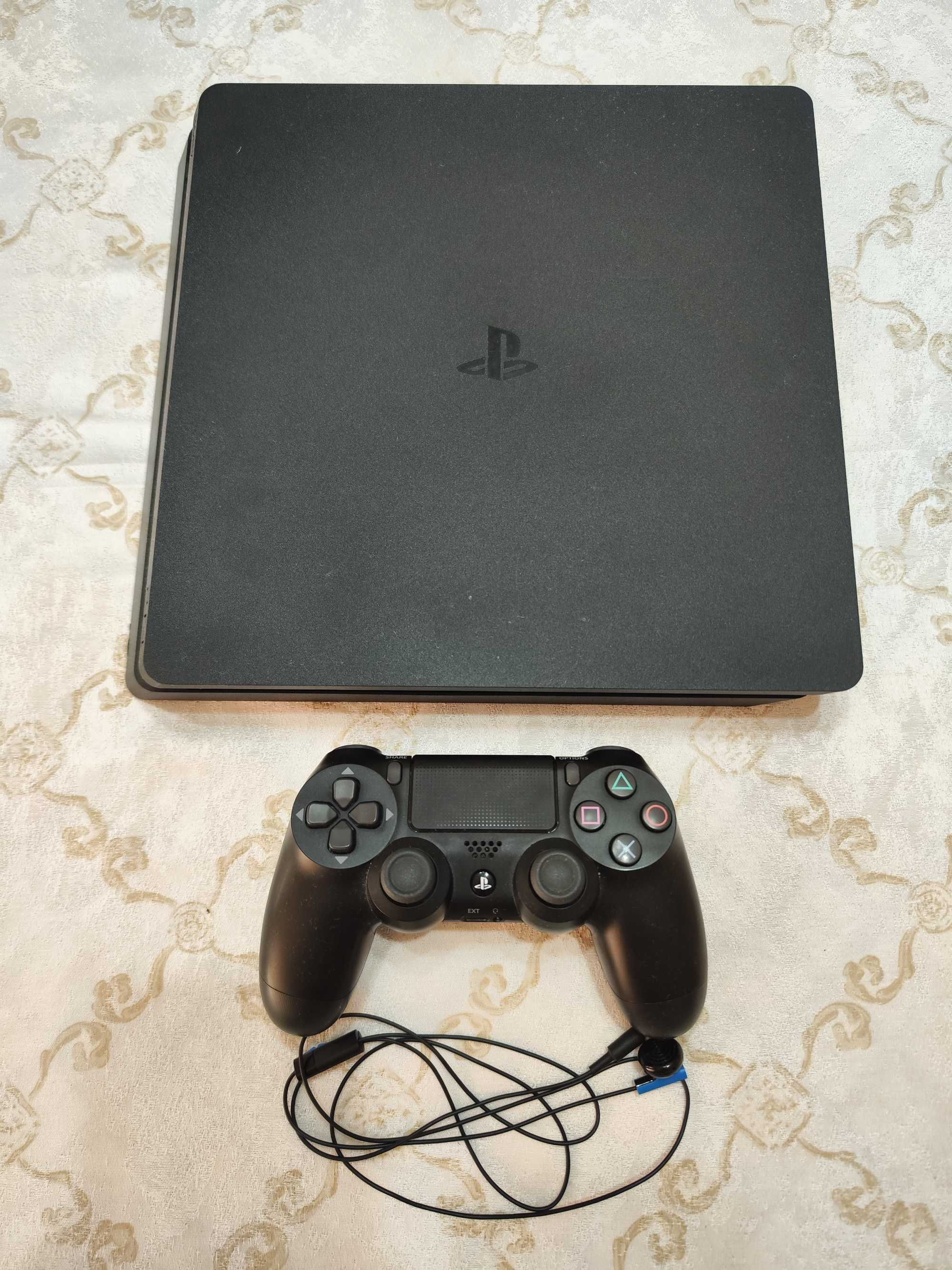 PlayStation 4 (PS4) – Como nova + Comando original | 70€