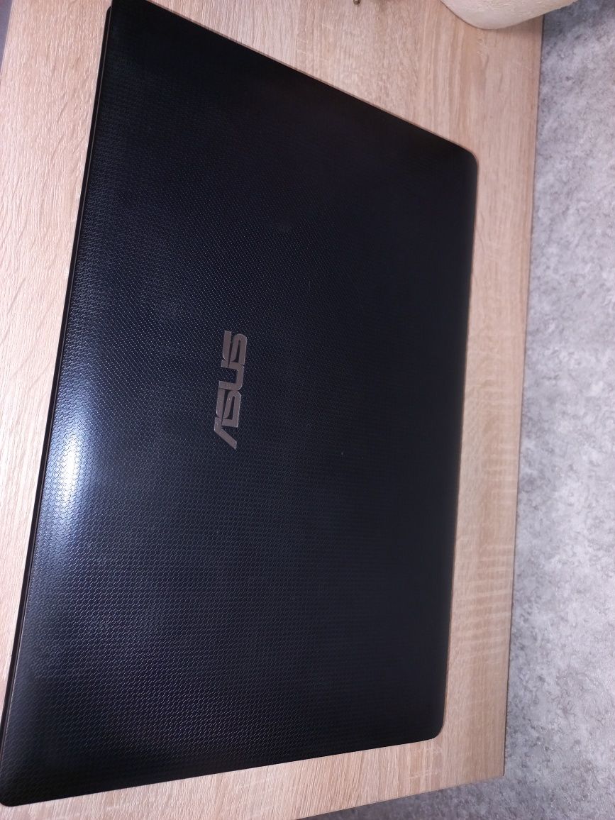 Ноутбук ASUS  X16-96072