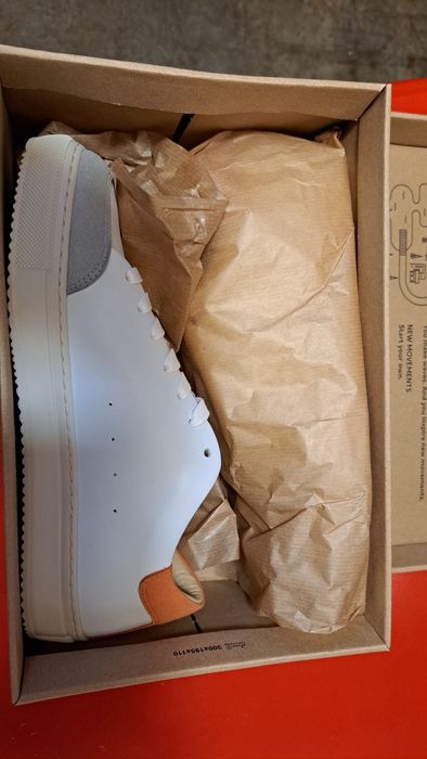 Vendo sapatilhas em pele new movements!