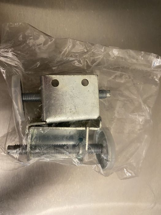 Ніжка регульована