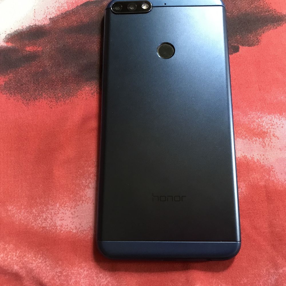 Huawei Honor 7C Pro. 3/32GB, 6 дюймов. Без нюансов