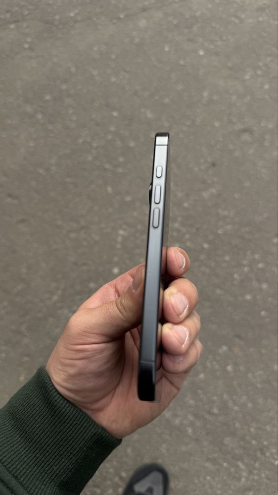 iPhone 16 Pro 128GB Black Titanium eSim