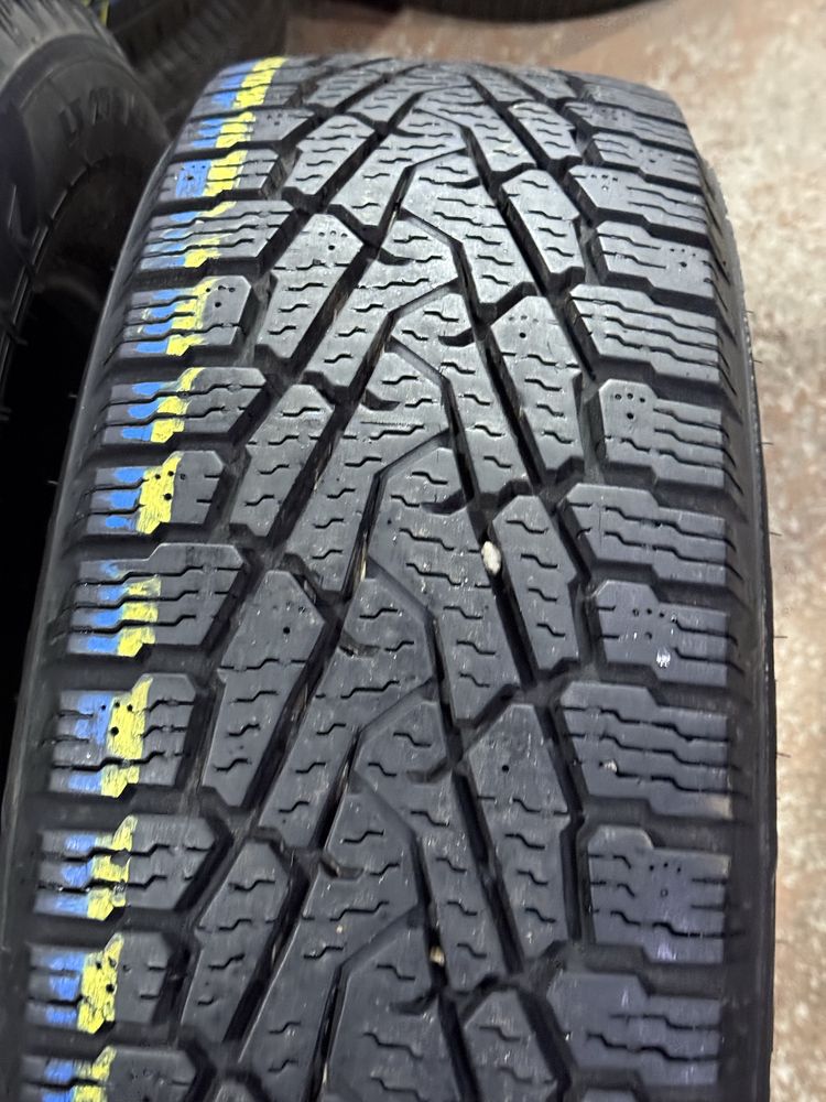 Шины Бу 275 65 R 20 Nokian пара