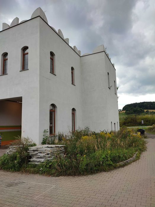 ½ działki zabudowanej budynkiem usługowym w Bolkowie