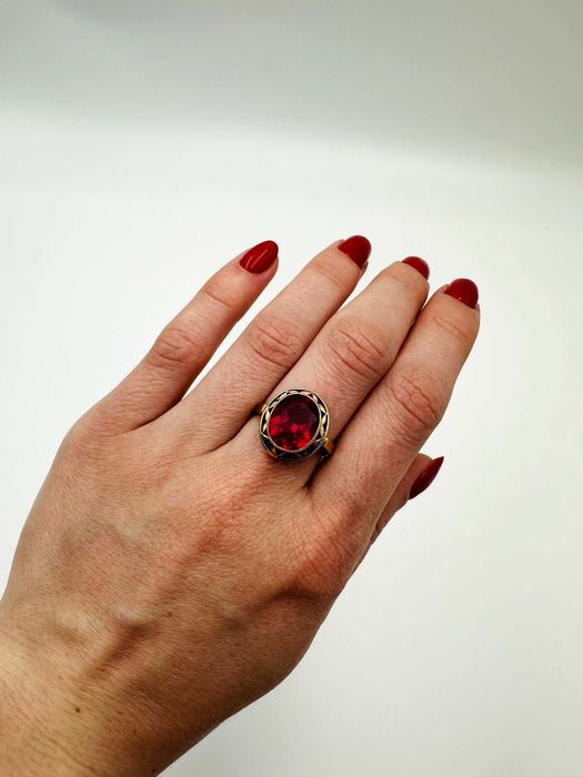 Złoty pierścionek Warmet 585 z czerwonym oczkiem, Waga: 4,62g / R.17