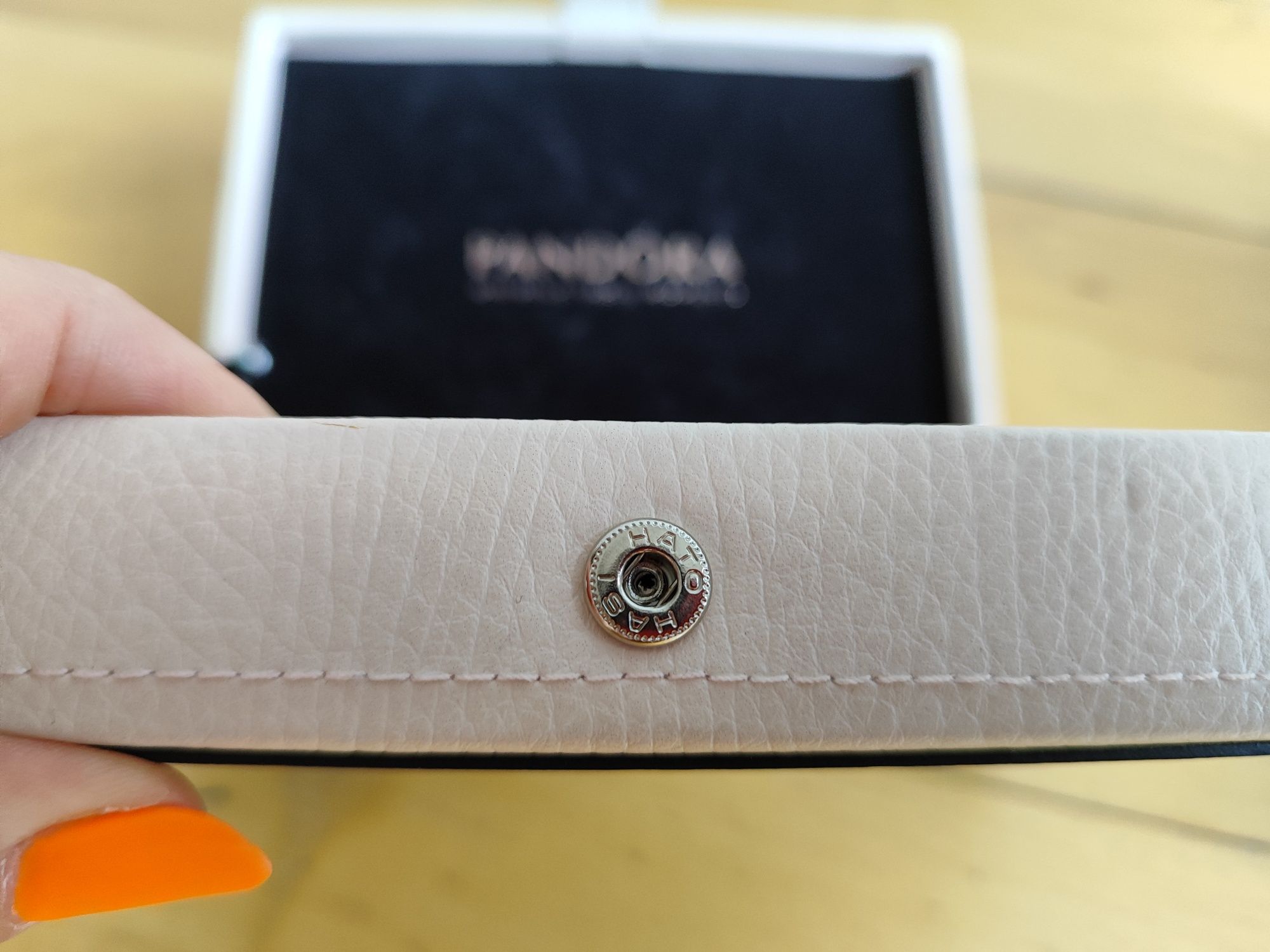 Skórzana szkatułka na biżuterię Pandora