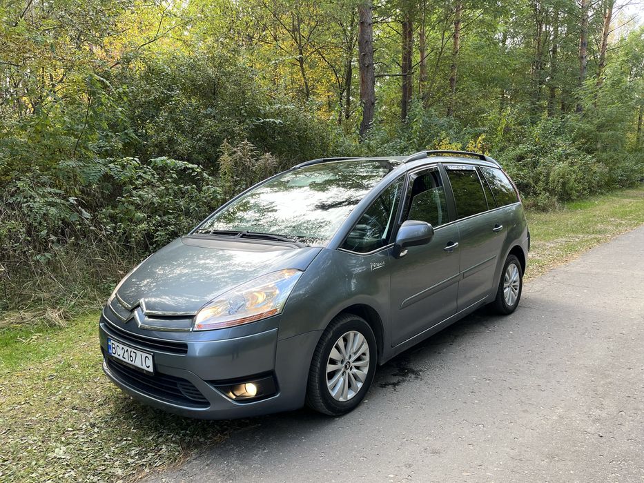 Мінівен 1.6 дизель 7 місць гарний стан