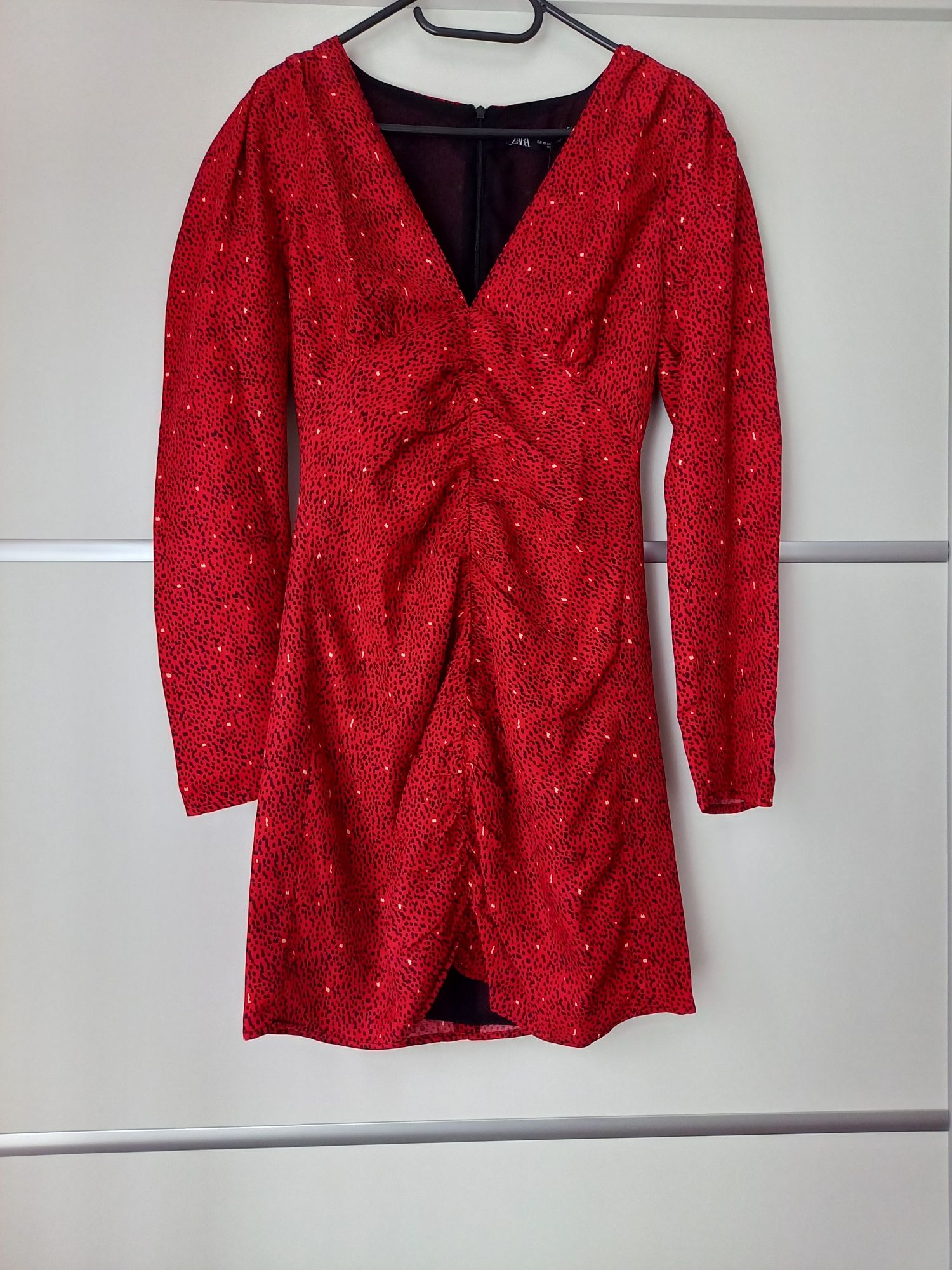 Nowa krótka czerwona sukienka z dekoltem w serek ZARA